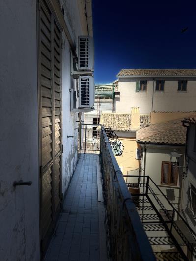 Image No.33-3 Bed Townhouse for sale