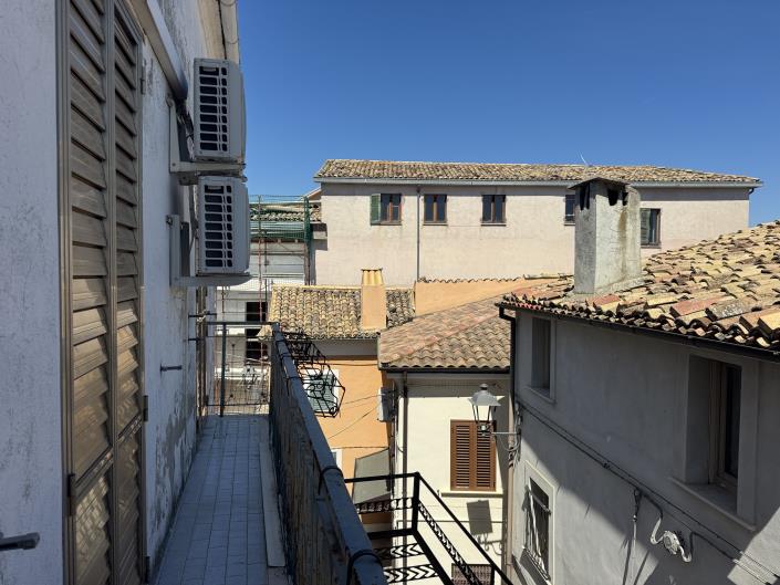 Image No.34-3 Bed Townhouse for sale