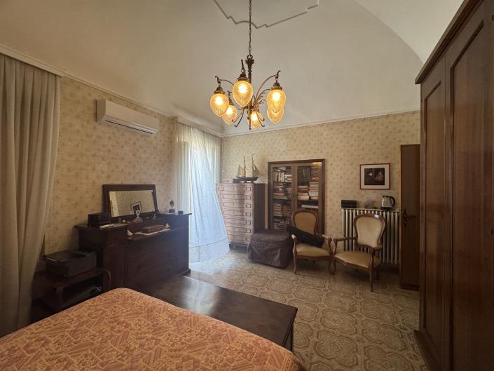 Image No.26-3 Bed Townhouse for sale
