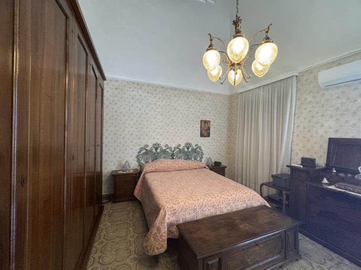 Image No.24-3 Bed Townhouse for sale