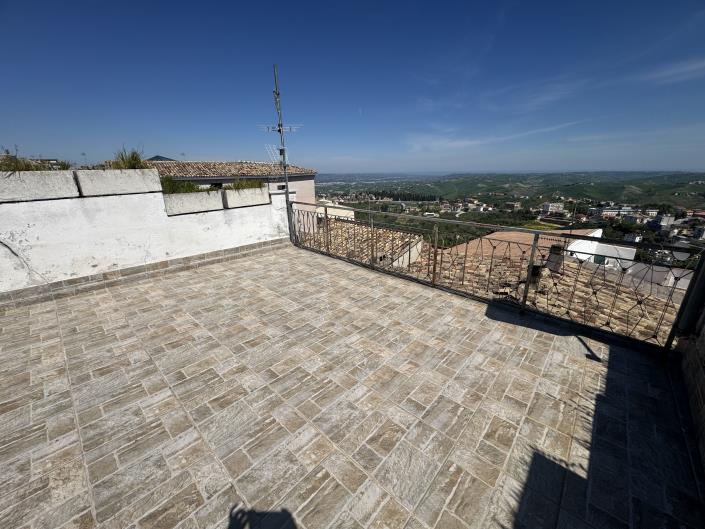 Image No.42-3 Bed Townhouse for sale