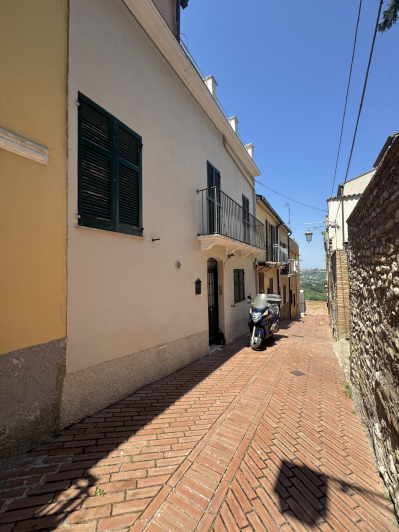 Image No.27-2 Bed Townhouse for sale