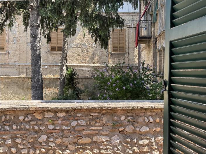 Image No.15-2 Bed Townhouse for sale