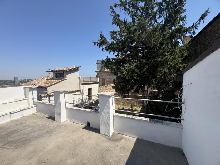Image No.23-2 Bed Townhouse for sale