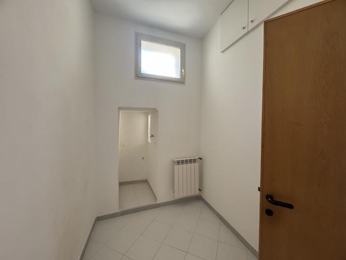 Image No.35-2 Bed Townhouse for sale