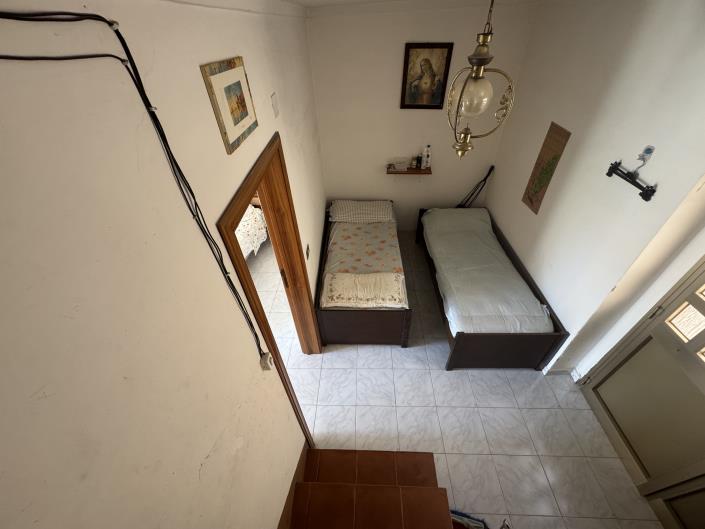 Image No.17-2 Bed Townhouse for sale
