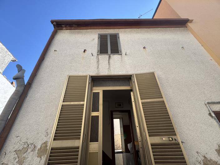 Image No.19-2 Bed Townhouse for sale