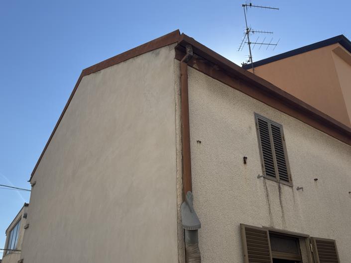 Image No.18-2 Bed Townhouse for sale