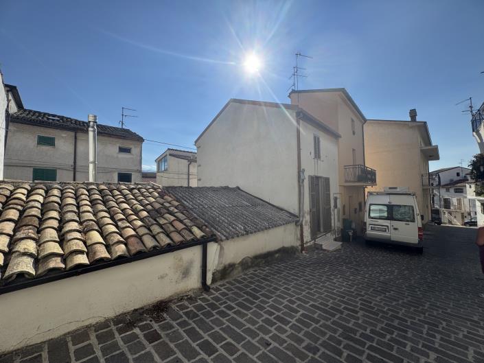 Image No.31-2 Bed Townhouse for sale