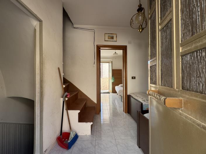 Image No.21-2 Bed Townhouse for sale