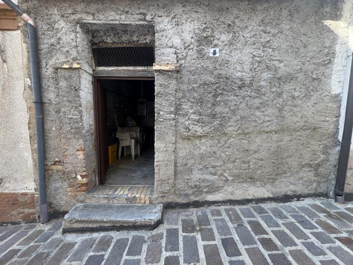 Image No.38-2 Bed Townhouse for sale