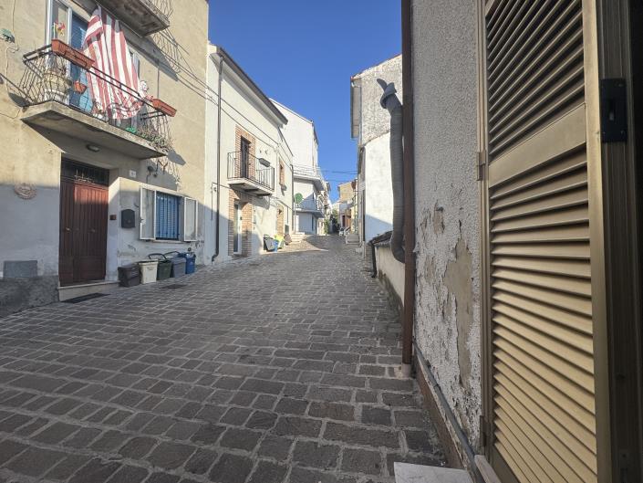 Image No.47-2 Bed Townhouse for sale