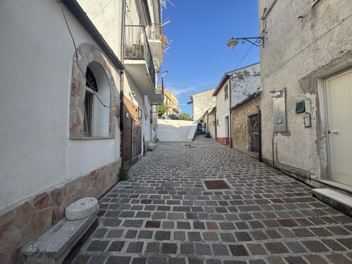 Image No.48-2 Bed Townhouse for sale