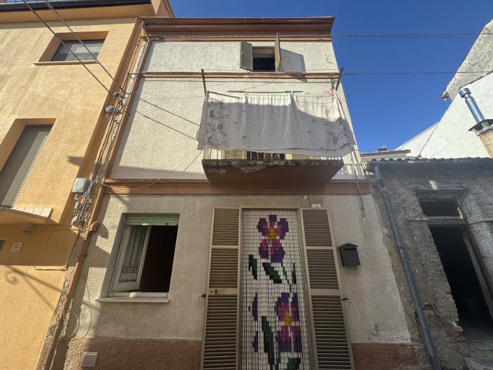 Image No.51-2 Bed Townhouse for sale