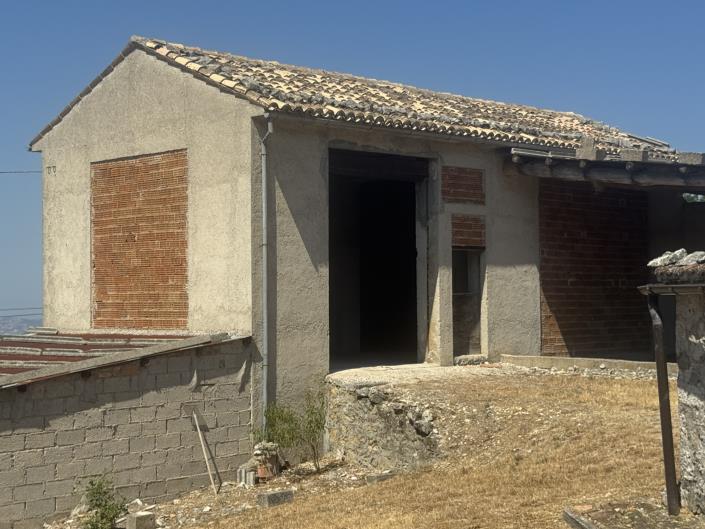 Image No.45-5 Bed Villa / Detached for sale