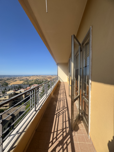 Image No.20-4 Bed Apartment for sale