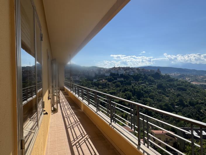 Image No.17-4 Bed Apartment for sale
