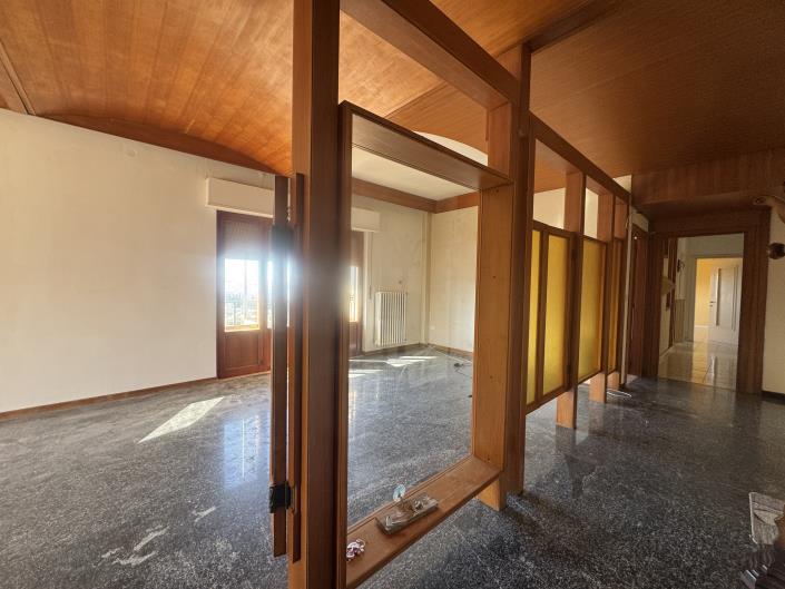 Image No.22-4 Bed Apartment for sale