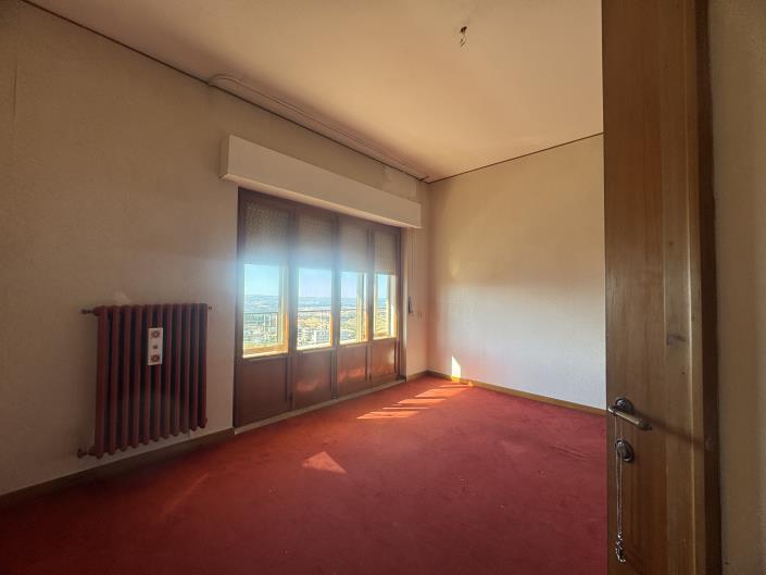 Image No.18-4 Bed Apartment for sale