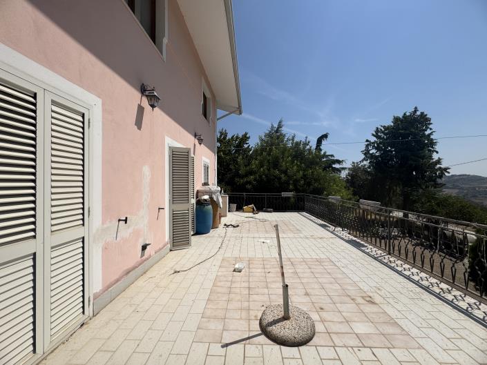 Image No.15-5 Bed Villa / Detached for sale
