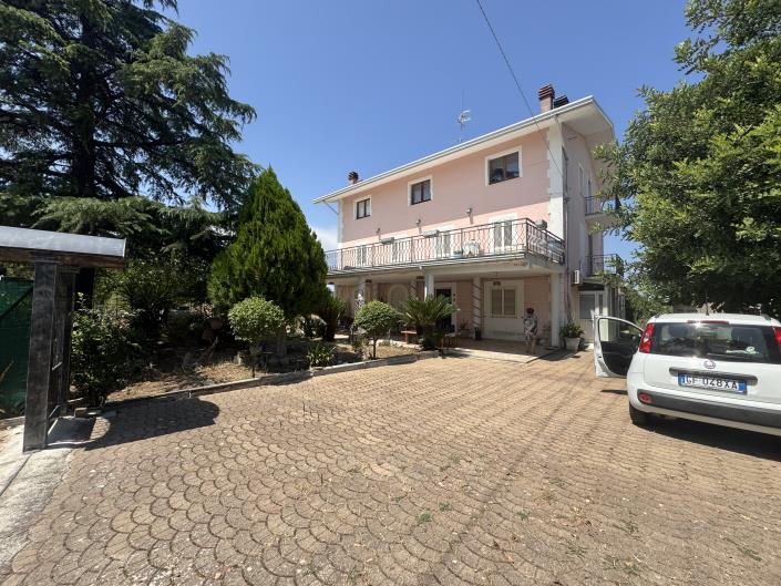 Image No.56-5 Bed Villa / Detached for sale