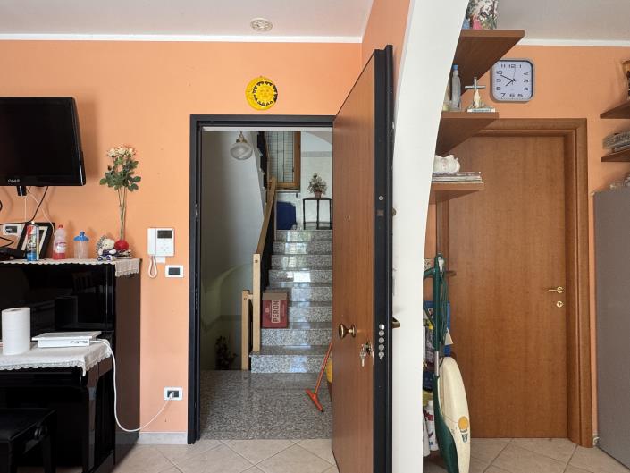 Image No.19-5 Bed Villa / Detached for sale