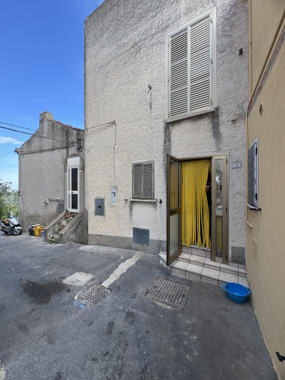 Image No.21-1 Bed Townhouse for sale