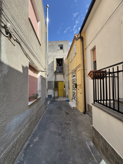 Image No.32-1 Bed Townhouse for sale