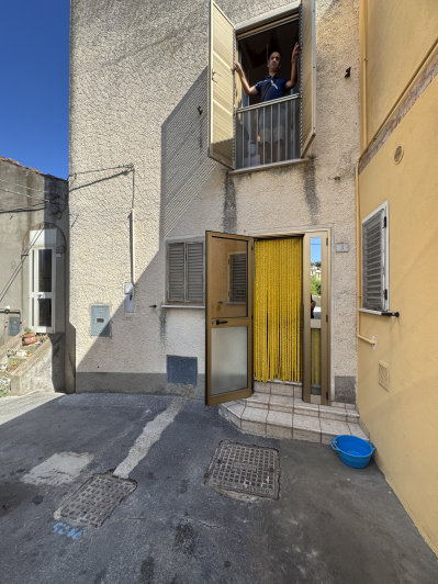 Image No.36-1 Bed Townhouse for sale