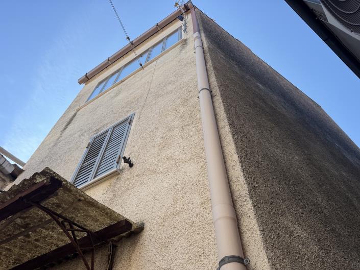 Image No.30-1 Bed Townhouse for sale