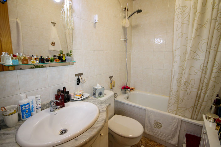 Image No.11-3 Bed House for sale