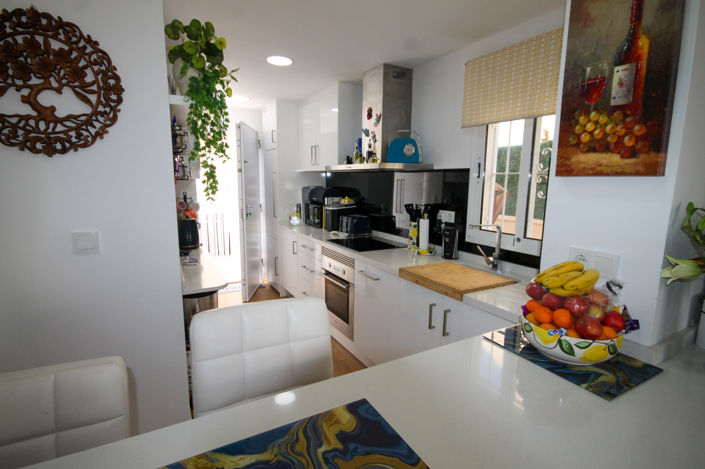 Image No.10-3 Bed House for sale