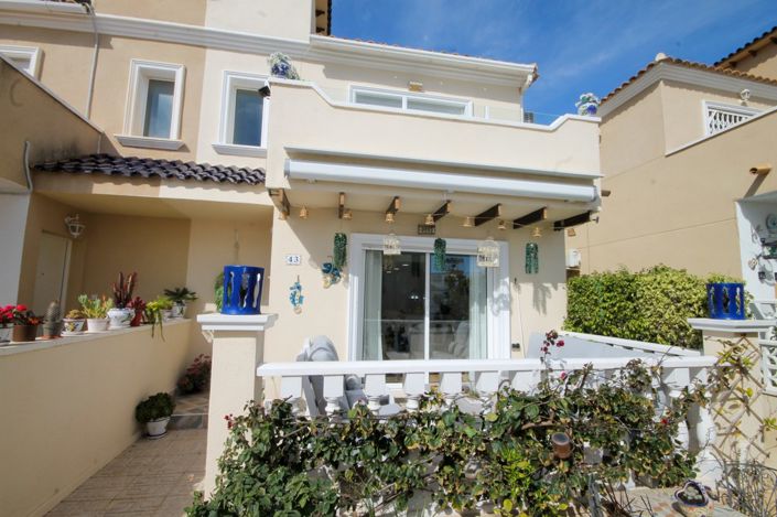 Image No.1-3 Bed House for sale