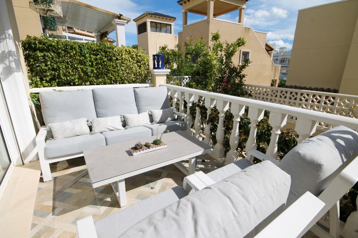 Image No.4-3 Bed House for sale