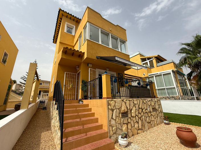 Image No.1-3 Bed Villa for sale