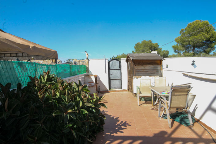 Image No.10-3 Bed House for sale