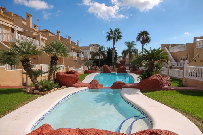 Image No.24-2 Bed House for sale