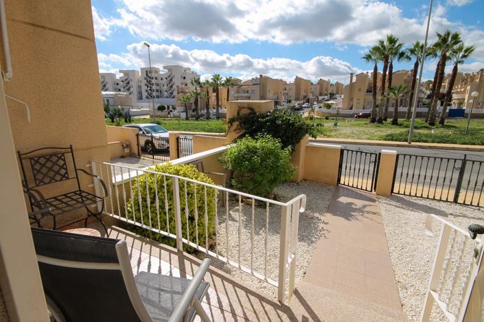 Image No.4-2 Bed House for sale