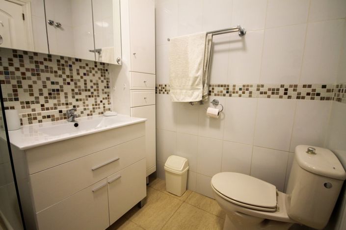 Image No.8-2 Bed House for sale