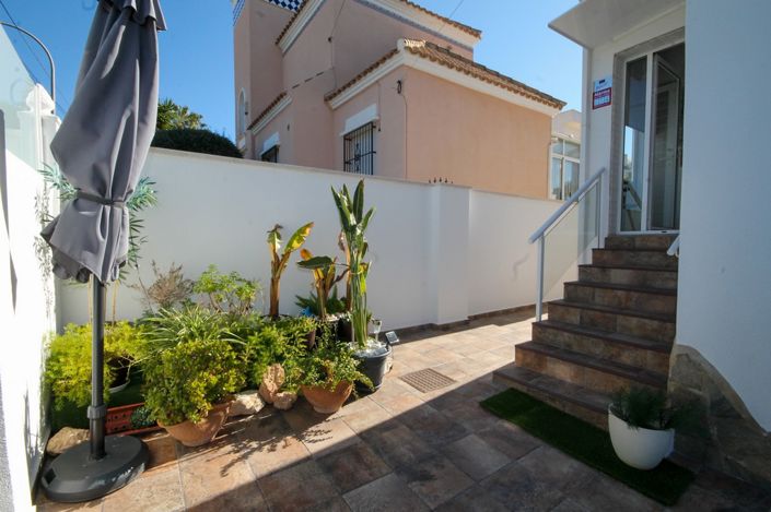 Image No.2-Villa de 4 chambres à vendre à San Miguel de Salinas