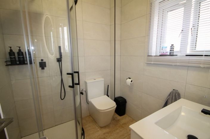 Image No.19-2 Bed Apartment for sale