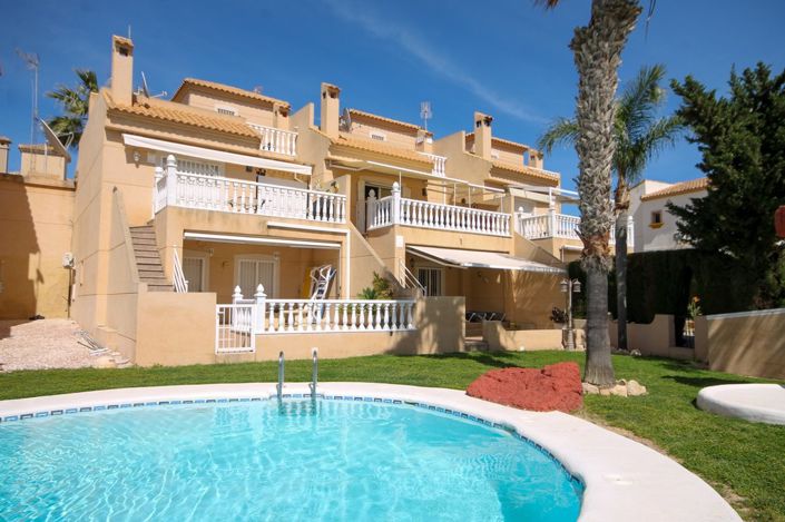 Image No.3-Maison de 4 chambres à vendre à Orihuela Costa