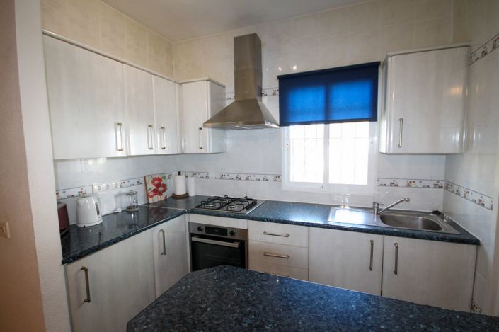 Image No.16-4 Bed House for sale