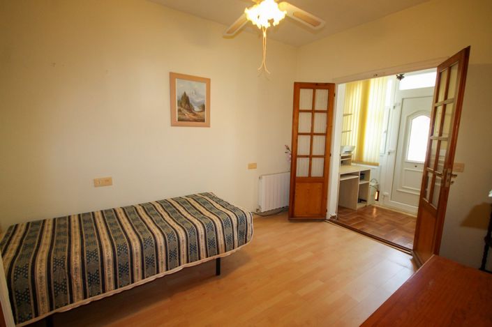 Image No.22-4 Bed House for sale