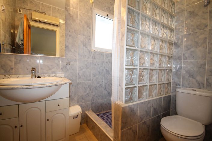 Image No.31-4 Bed House for sale