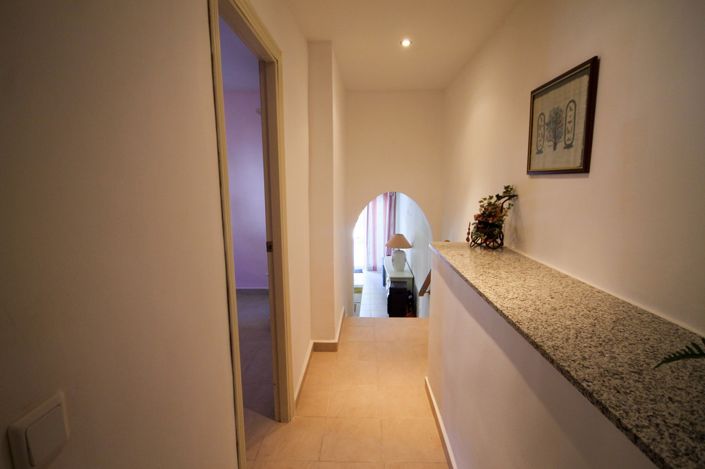 Image No.32-4 Bed House for sale