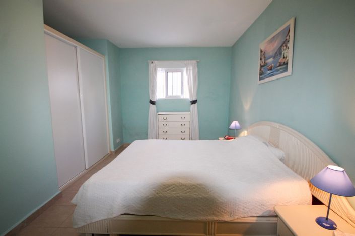 Image No.35-4 Bed House for sale