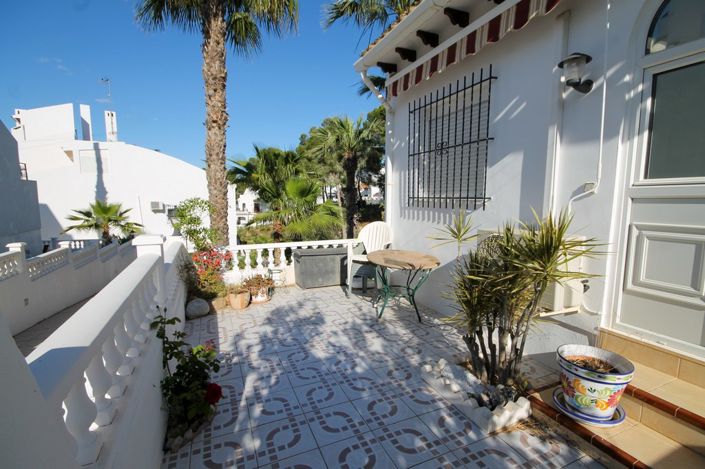 Image No.6-4 Bed House for sale