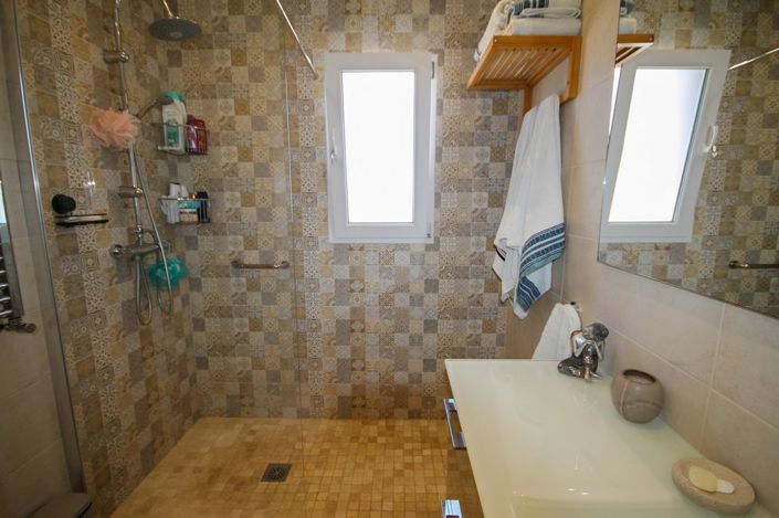 Image No.19-3 Bed House for sale