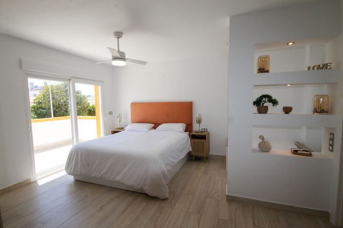 Image No.18-3 Bed Villa for sale